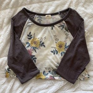 O’Niell long sleeve. Worn but in good condition.